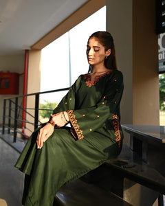 Luxurious Green pocket Embroidered 2-Piece Set