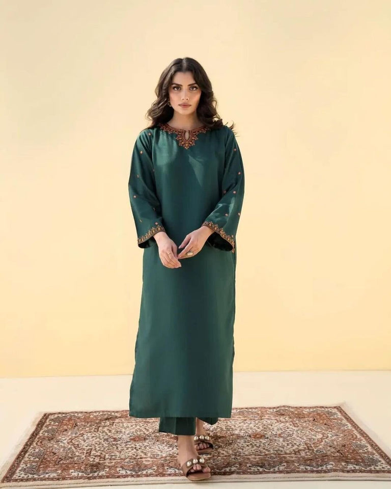 Luxurious Green pocket Embroidered 2-Piece Set