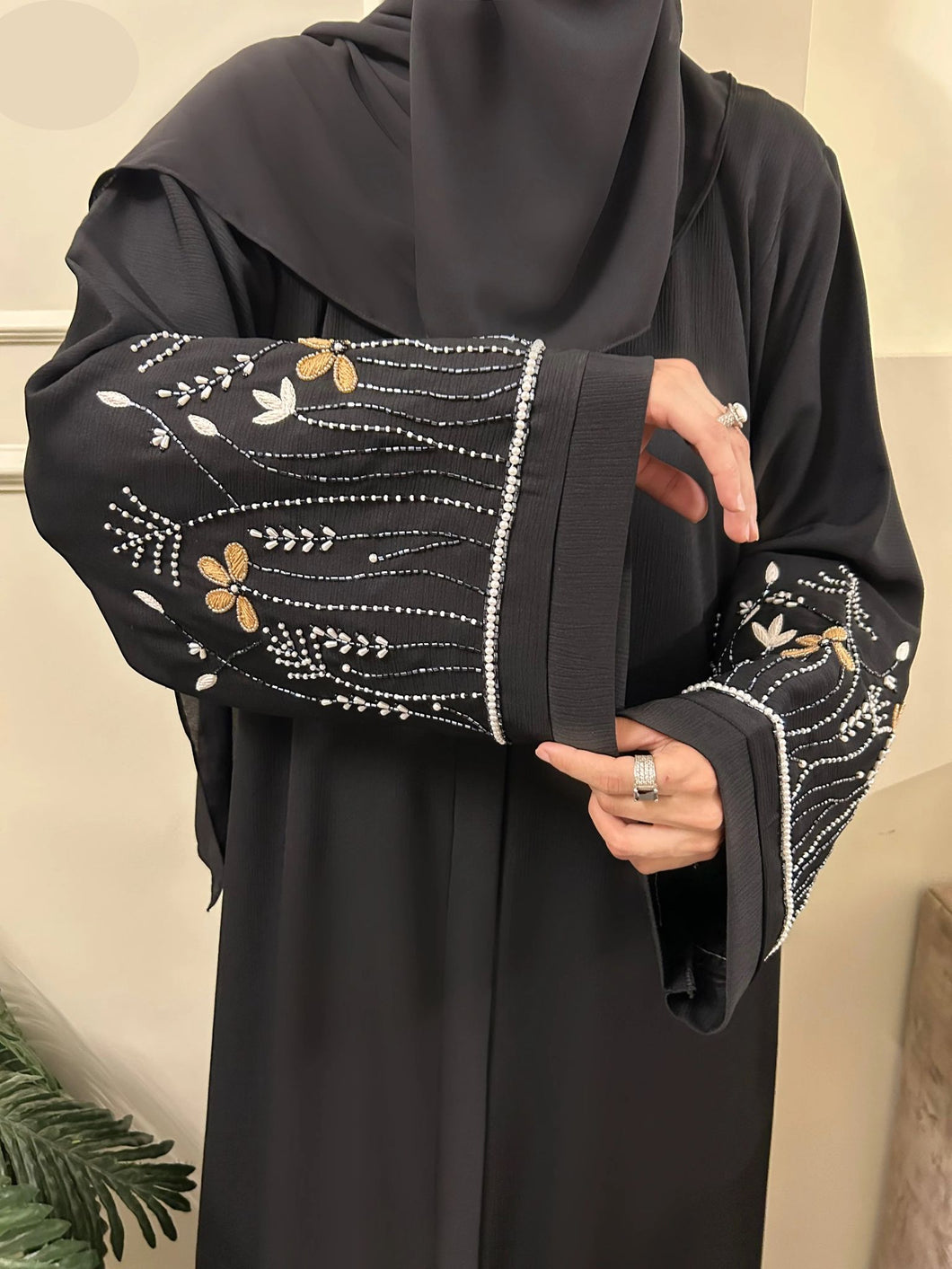 LAYL ABAYA