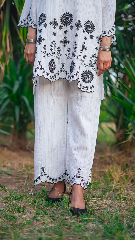 Irha, 2-Piece Embroidered Lawn Ensemble